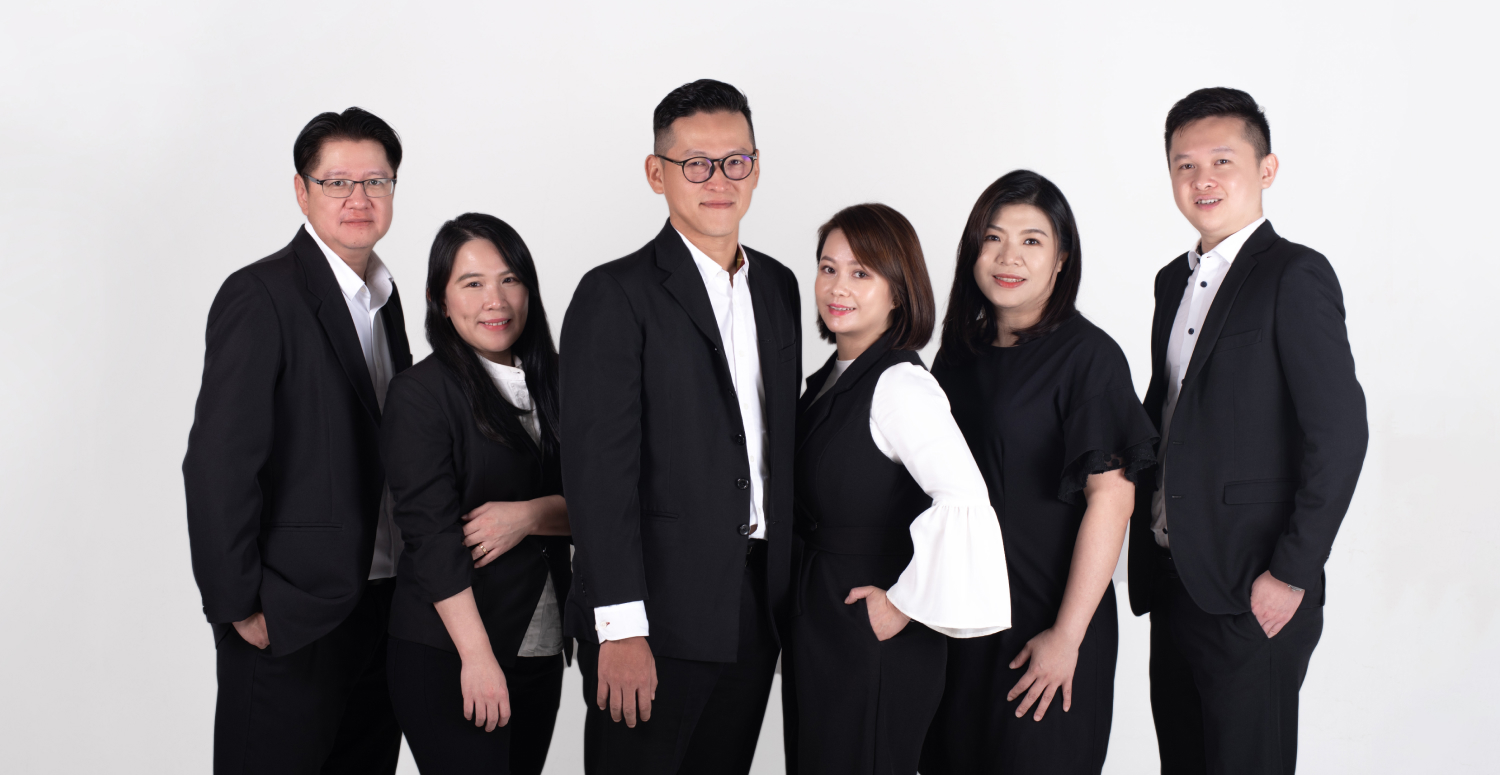 Mobile :: Subpage Masthead :: Our Team